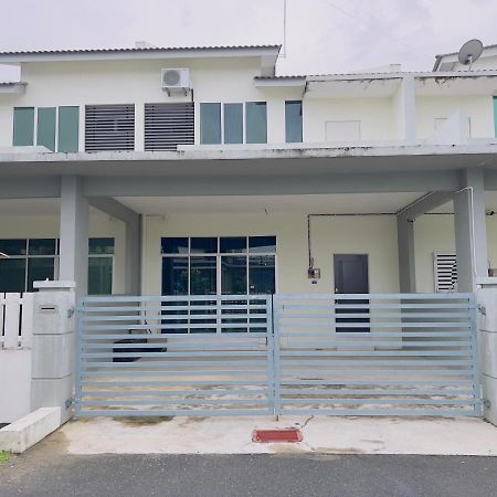 Noor Homestay Paddy View Kangar Ngoại thất bức ảnh